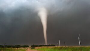 Alerta por posible formación de tornados y trombas marinas en el sur de Chile