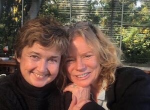 “QUÉ LINDA ESTÁS”: PAULINA URRUTIA REAPARECE JUNTO A KATHY SALOSNY Y EMOCIONA CON SU NUEVA IMAGEN😍